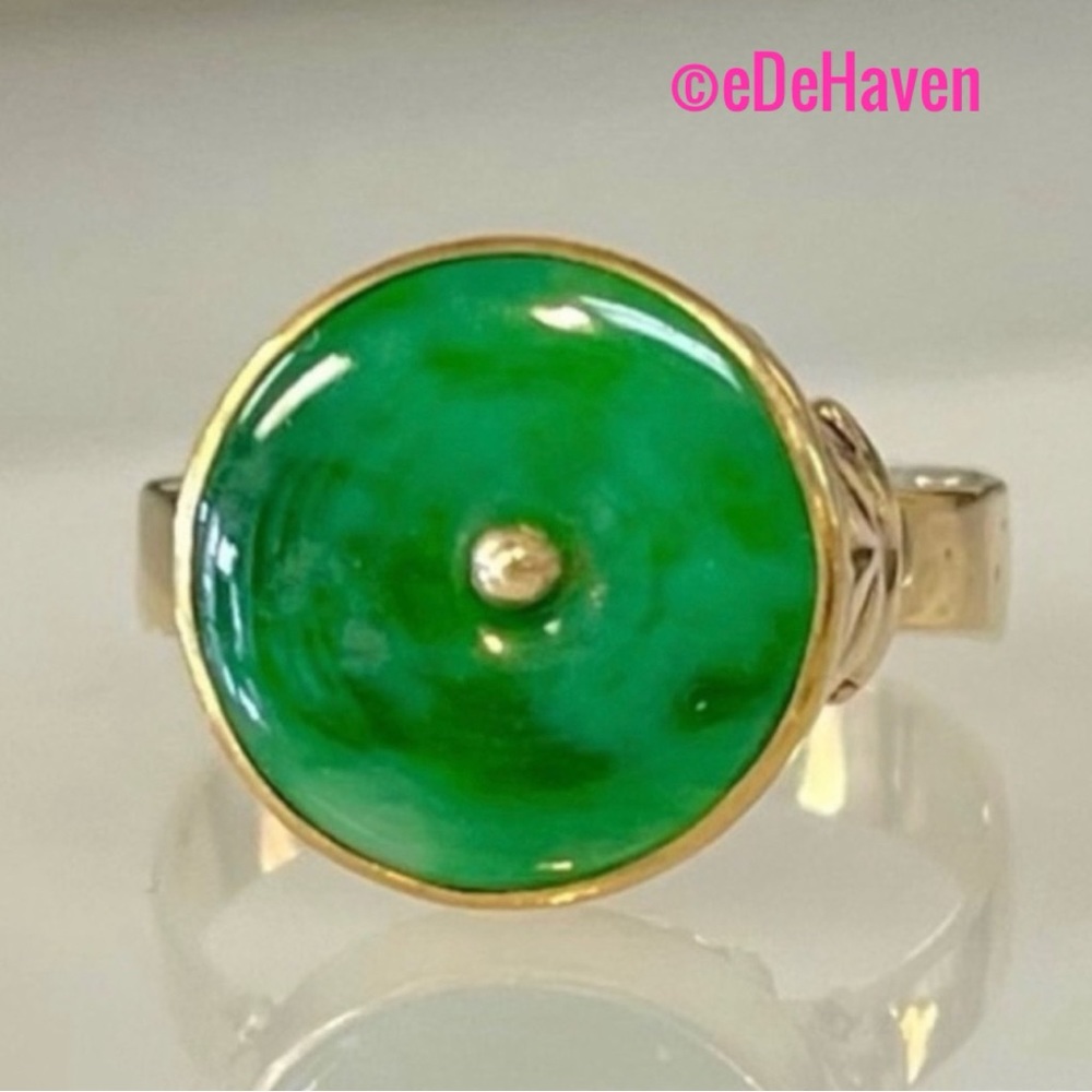 22k Imperial Jadeite Ring